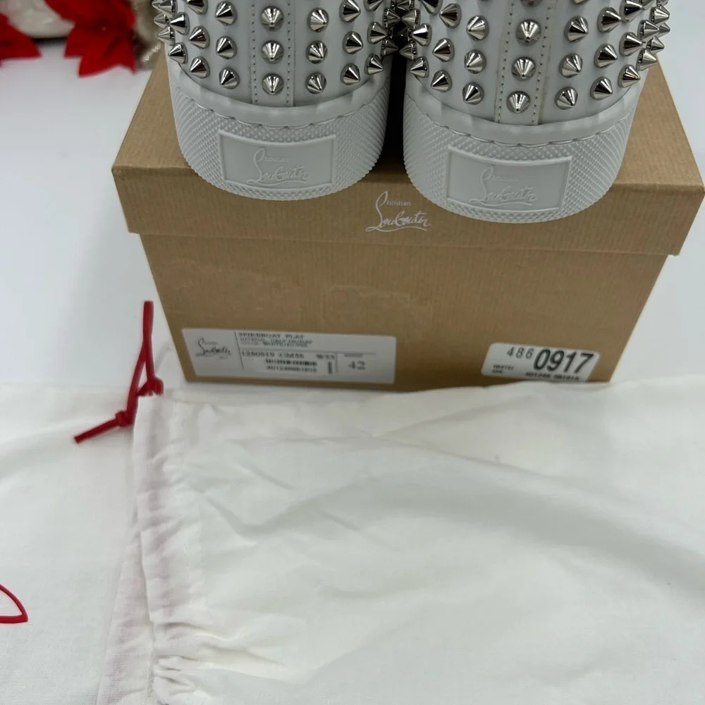 Men's Christian Louboutin roller boat spike sneakers size 42 made in Italy